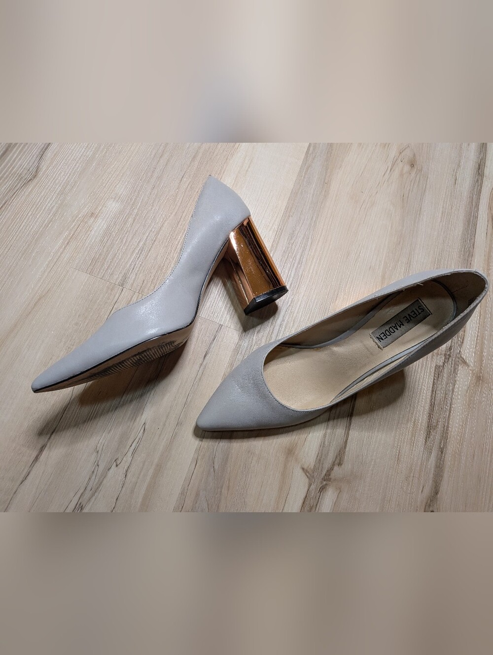 Light gray Steve Madden chunky rose gold heel 6.5